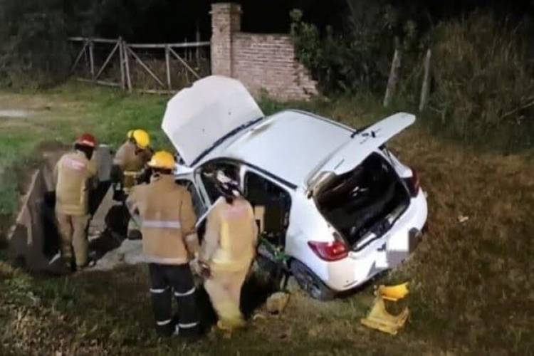 EXPLOTÓ UN CELULAR MIENTRAS ERA CARGADO EN UN AUTO Y UNA MUJER SUFRIÓ GRAVES QUEMADURAS